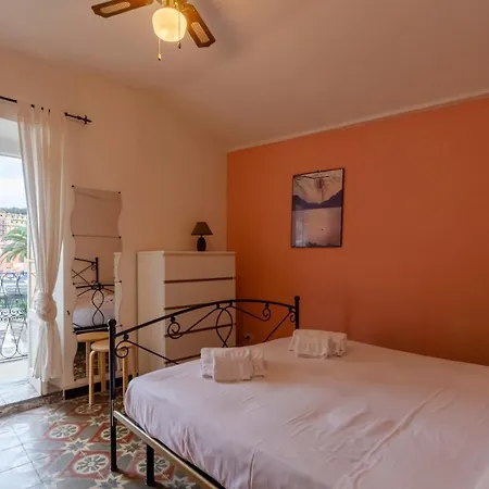 Lägenhet Altido Apt For 5, Close To 2 Beaches In Sestri Levante